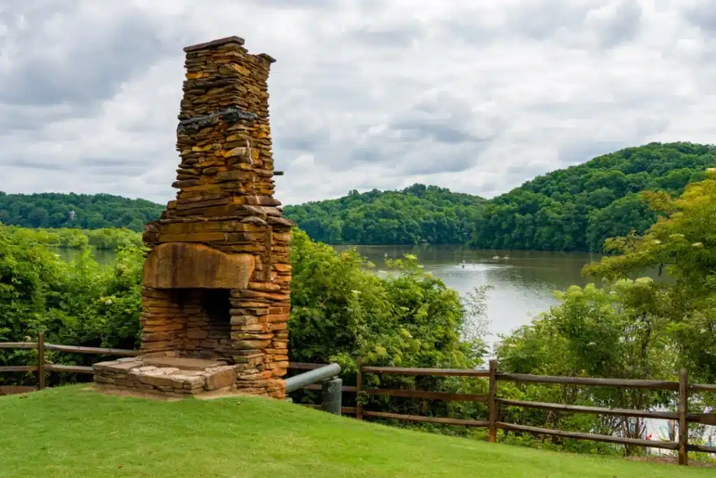 Morgan Falls Overlook Park